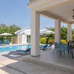 Villa Rafaella Villa- Pvt Pool-near Sea/beach Argaka