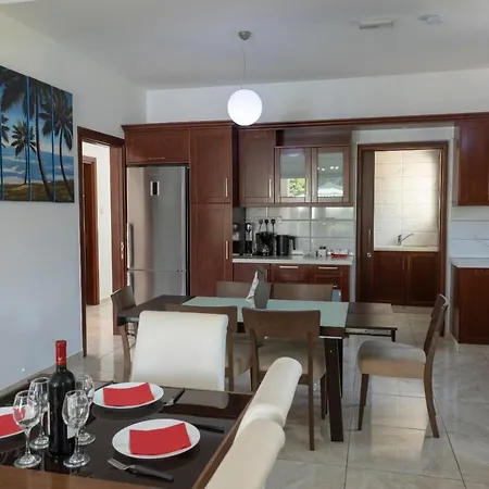 Villa Rafaella Villa- Pvt Pool-near Sea/beach Argaka