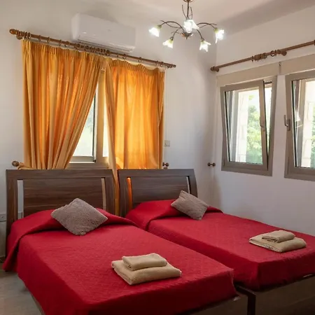 Villa Rafaella Villa- Pvt Pool-near Sea/beach *