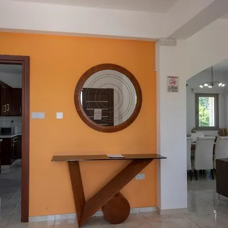 Rafaella Villa- Pvt Pool-near Sea/beach Villa Argaka