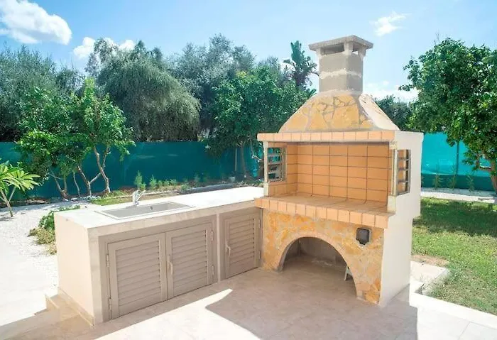 Rafaella Villa- Pvt Pool-near Sea/beach Argaka