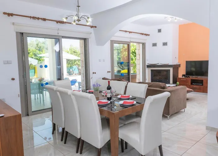 Rafaella Villa- Pvt Pool-near Sea/beach Willa