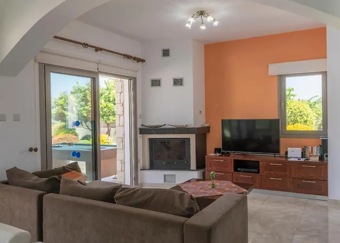 Rafaella Villa- Pvt Pool-near Sea/beach *