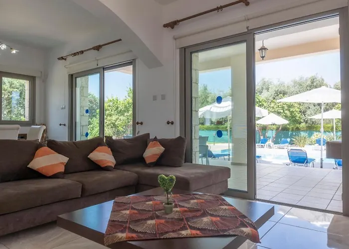 Rafaella Villa- Pvt Pool-near Sea/beach Vila Argaka