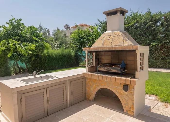 Rafaella Villa- Pvt Pool-near Sea/beach